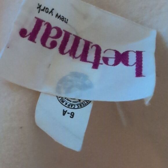 Beltmar women's vintage cream hat with ribbon feather details flawed - Picture 6 of 10